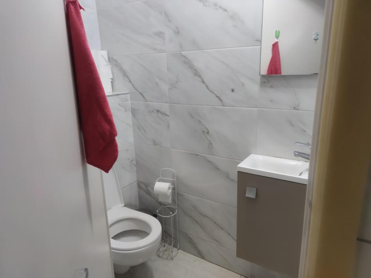 Chambre Privee A Bobigny -Salle De Bain Et Toilettes Sont Commune, -Pas De Cuisine Екстериор снимка